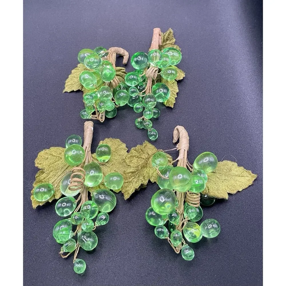 Vintage Lt Green Lucite Acrylic Grape Clusters. Set of 4. Must‎ See Photos!